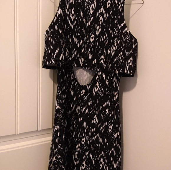 Dress open back - Picture 2 of 2